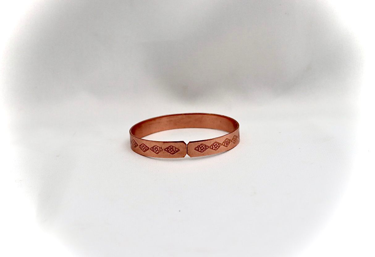 Narrow copper bracelet. ״luck״