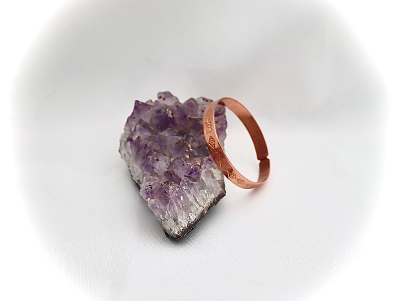 Narrow copper bracelet. ״luck״