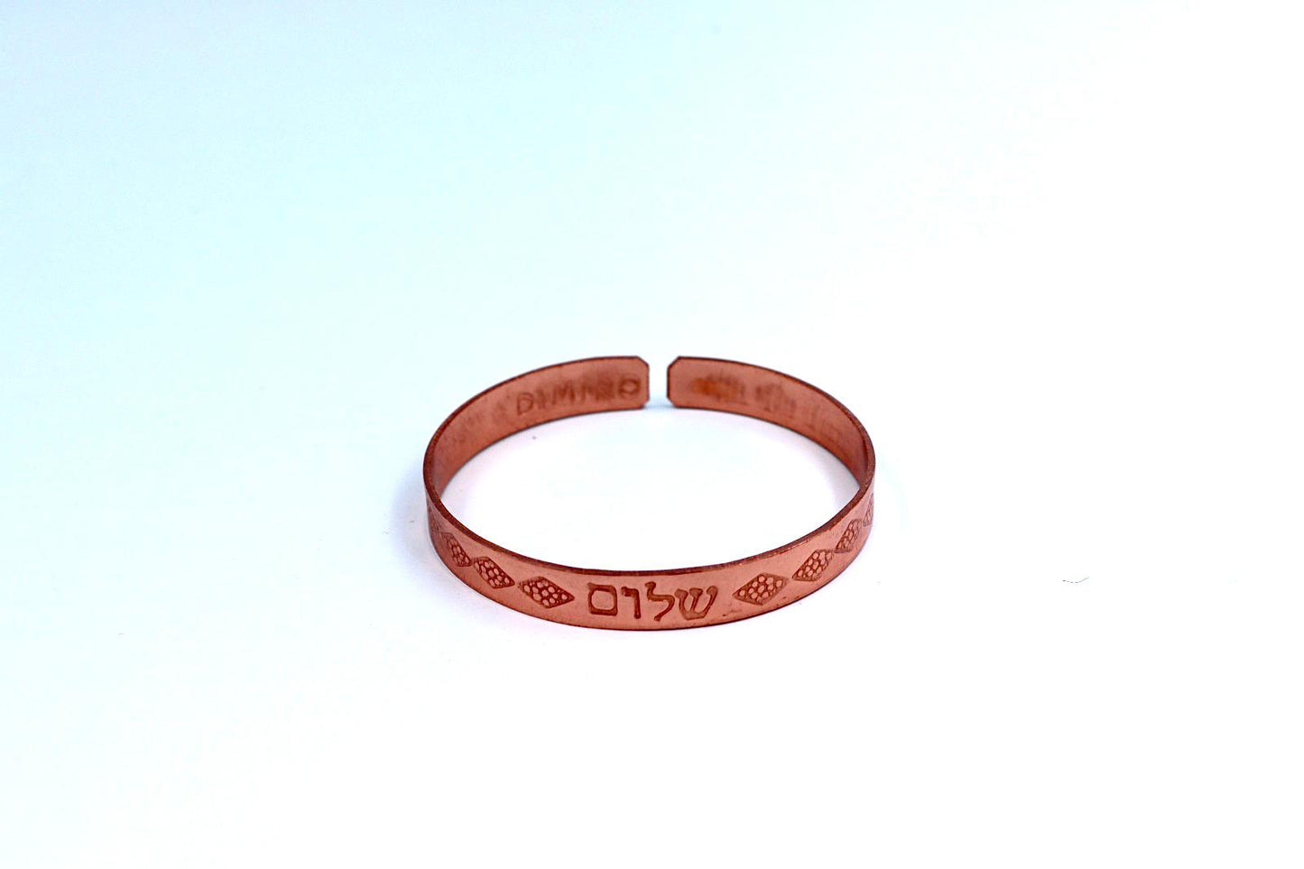 Narrow copper bracelet ״Shalom״
