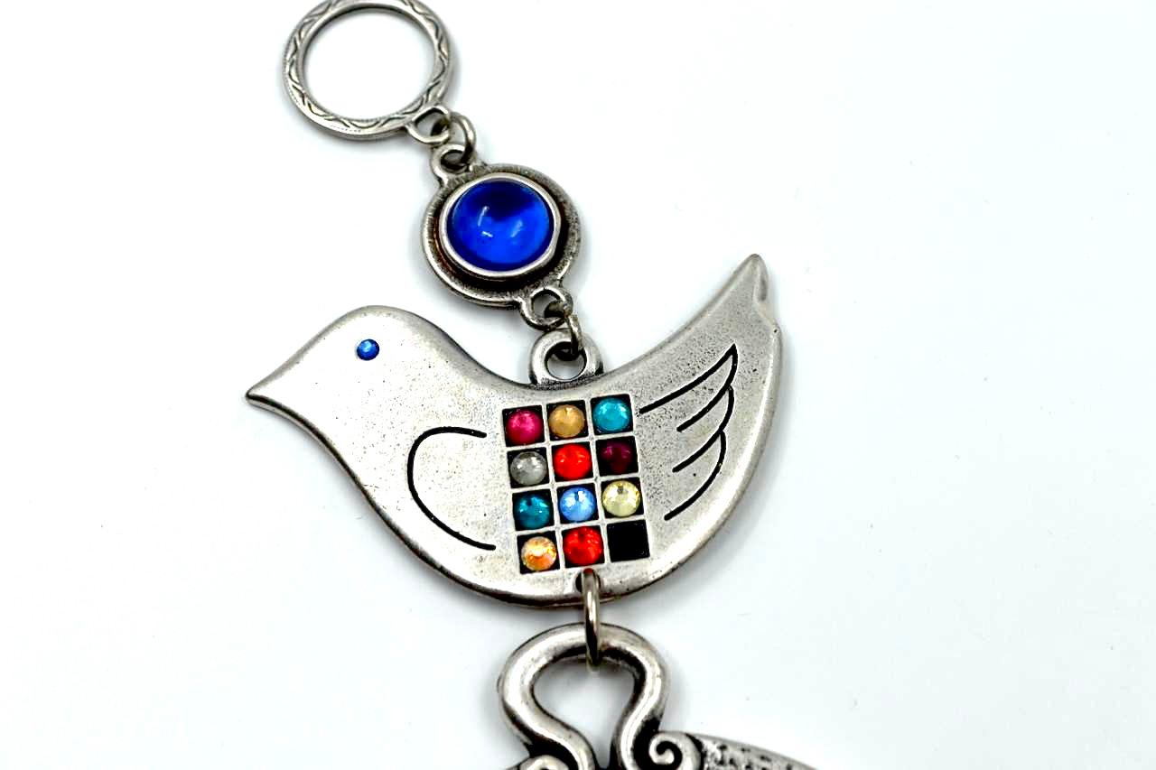 Hamsa with the dove of peace