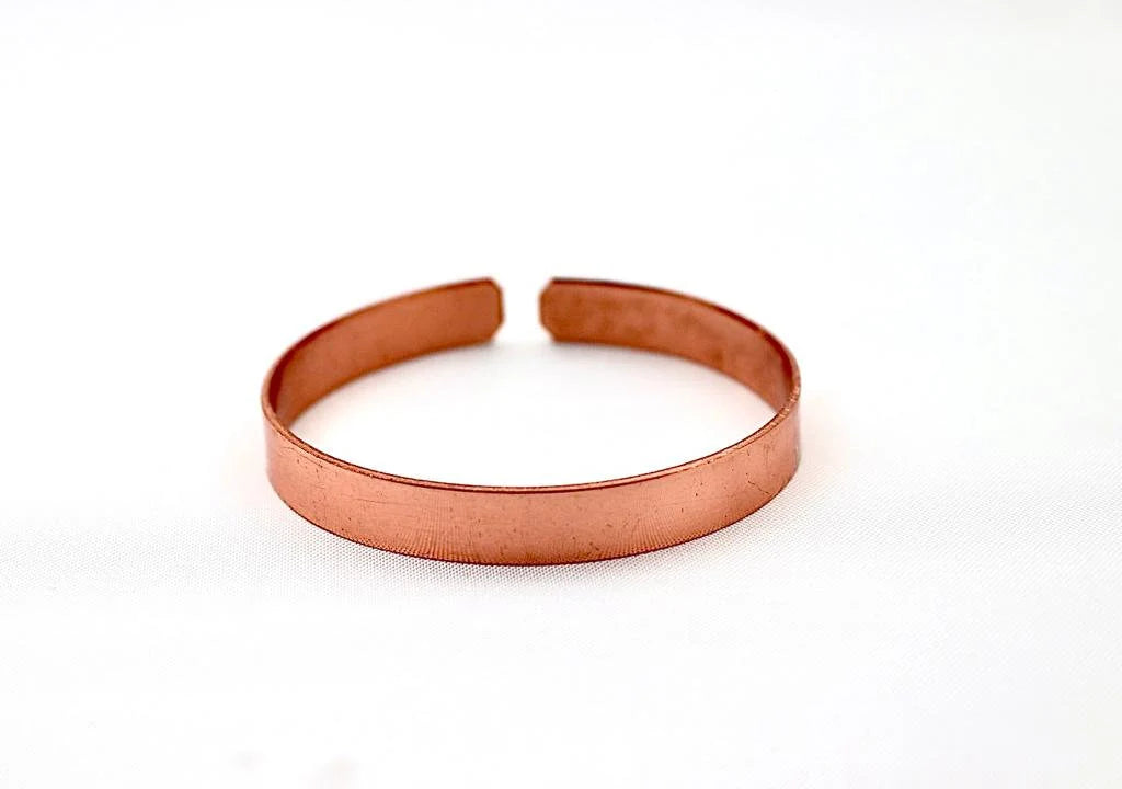 copper bracelet with ״the nation of Israel lives״