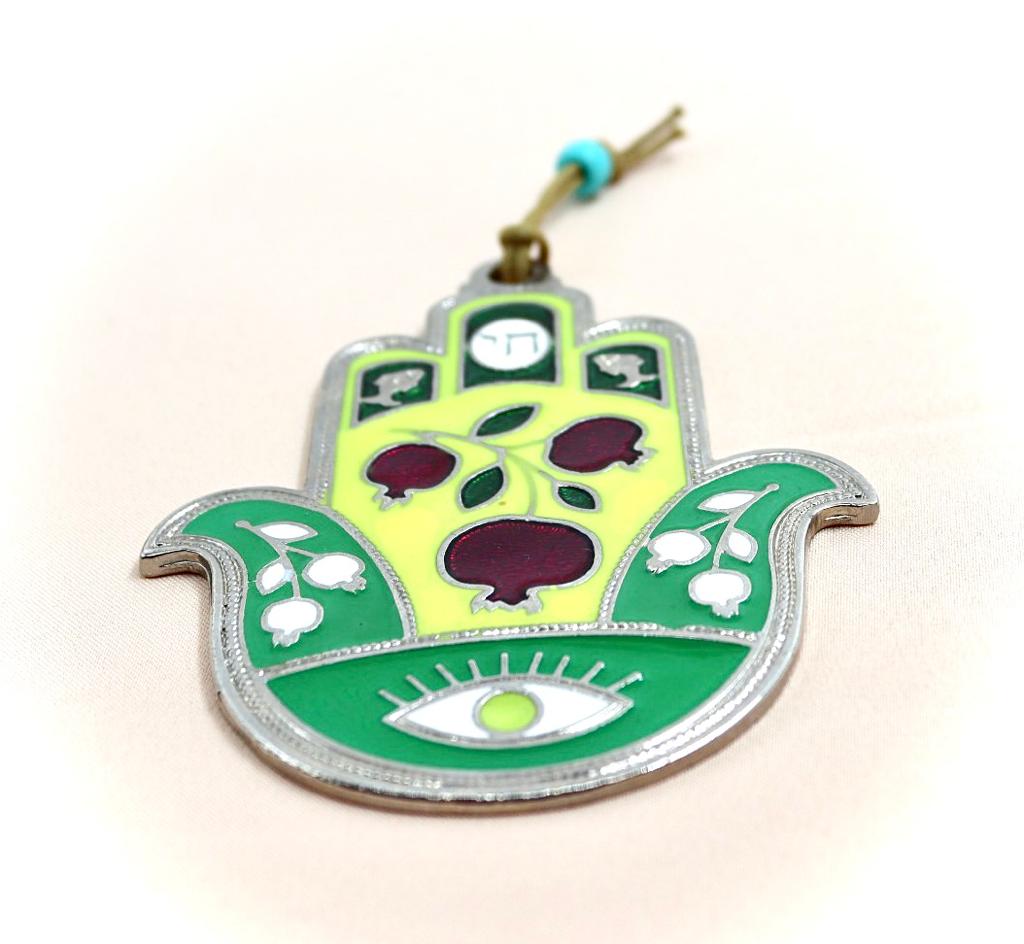 Hamsa with pomegranate