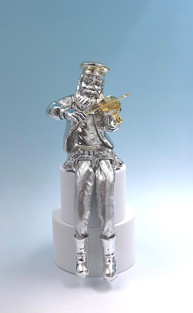 A seated Hasidic playing a violin, made of electroformed silver plating and gold plating.