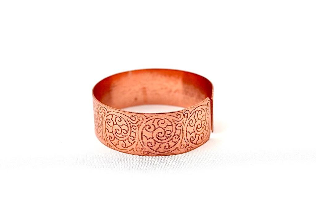 copper bracelet with a unique design