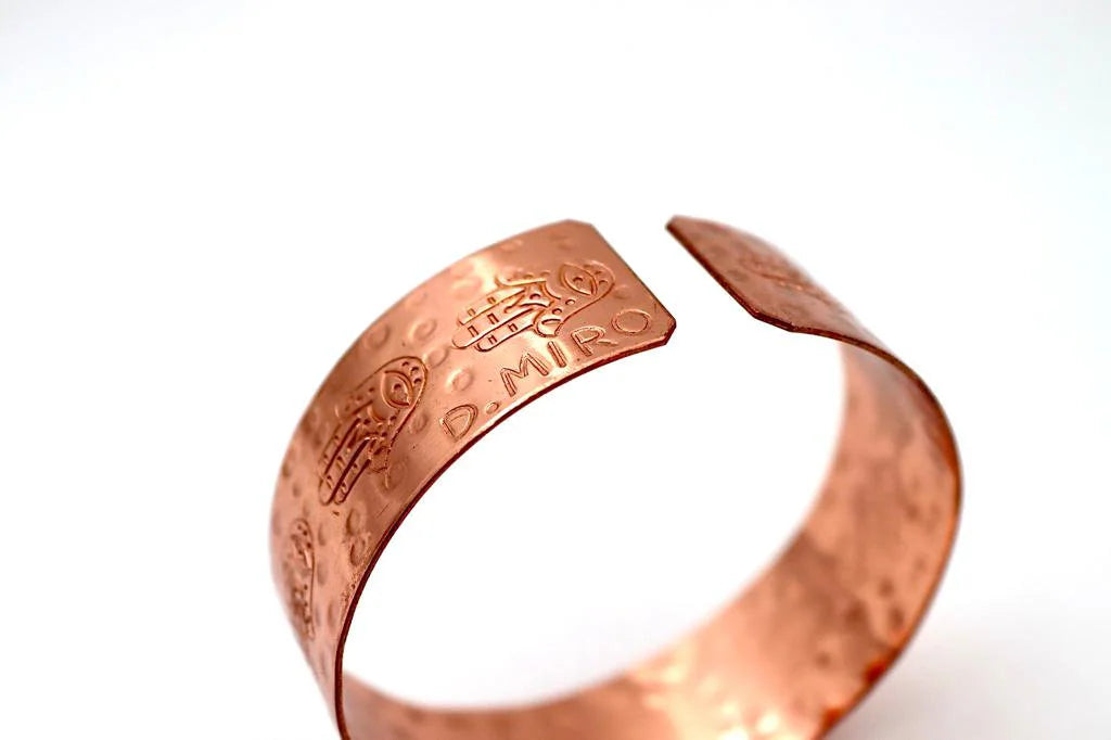 copper bracelet with Hamsa